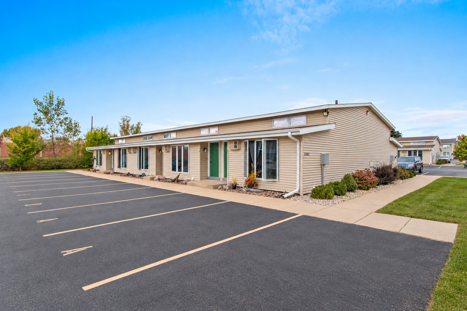 Exterior of Loft Apartments on Canter Lane in Ashwaubenon